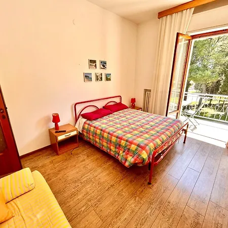 Trilo Lara A Apartment Sirolo